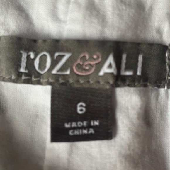 Dress - Picture 3 of 4